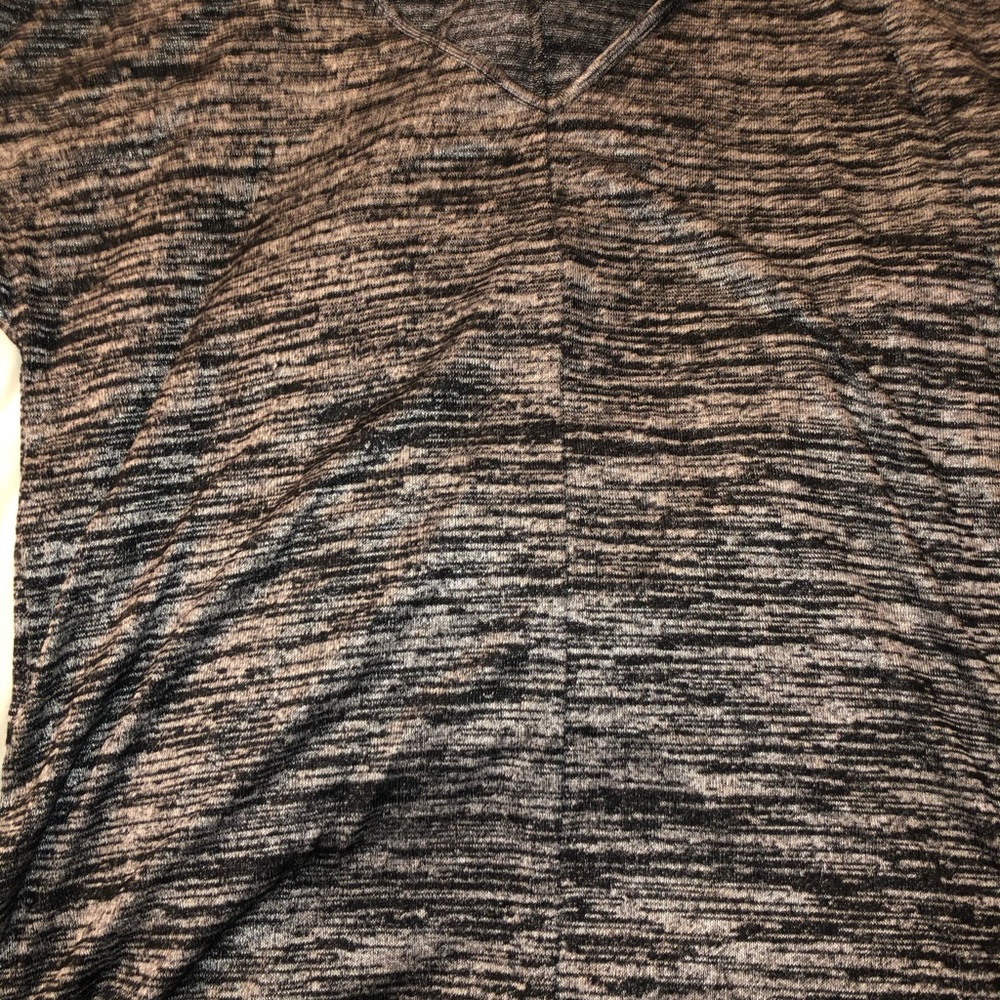 Short sleeve V Neck Tee